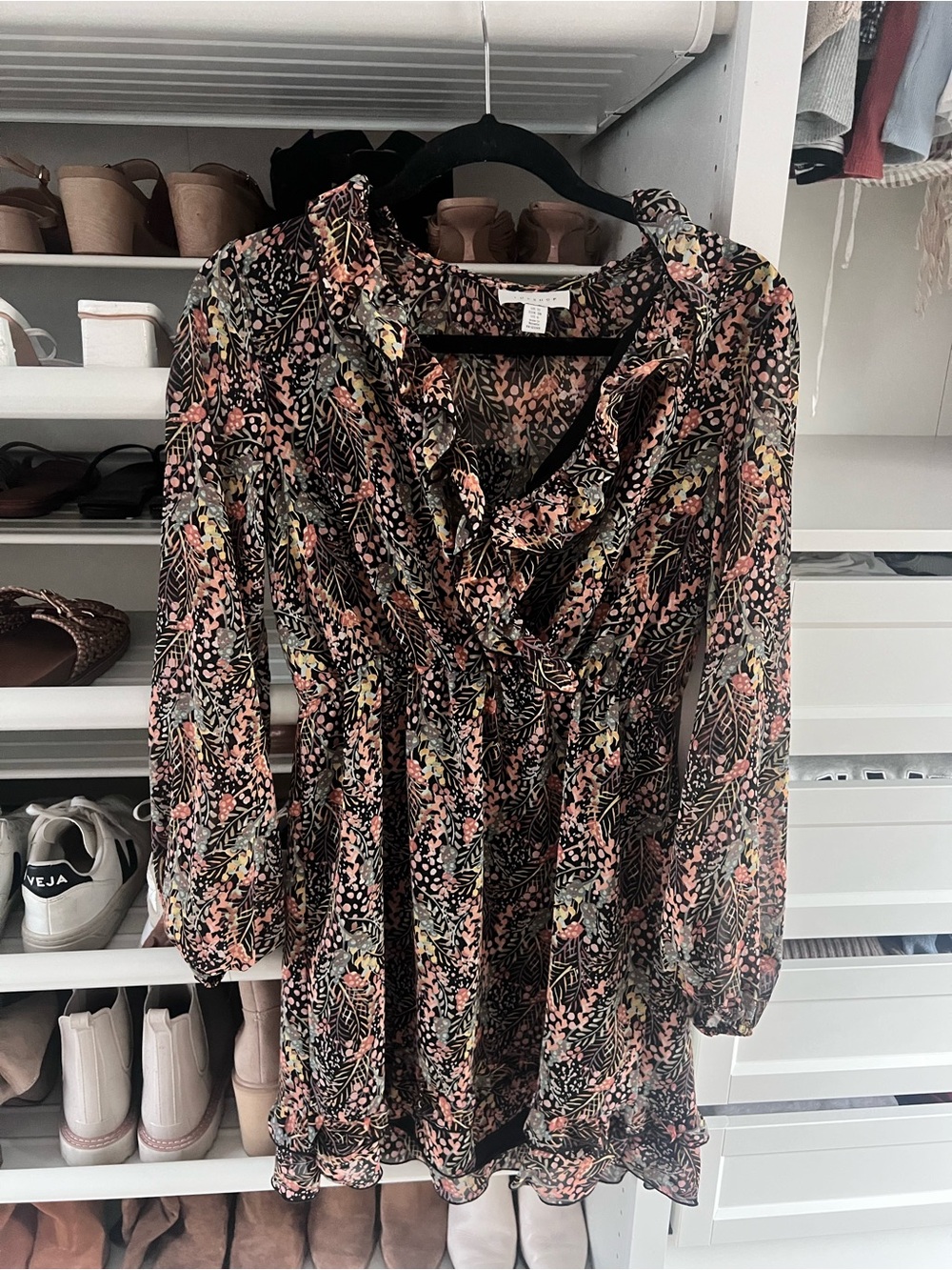 Women's Black Floral Long-Sleeve dress